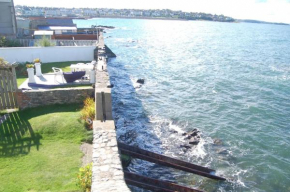 High Tide Beach House on waters edge